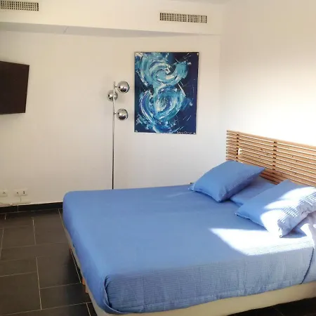 Villa de 4 chambres a Porto Vecchio avec magnifique vue sur la mer piscine privee jardin clos a 4 km de la plage * Porto-Vecchio (Corsica)